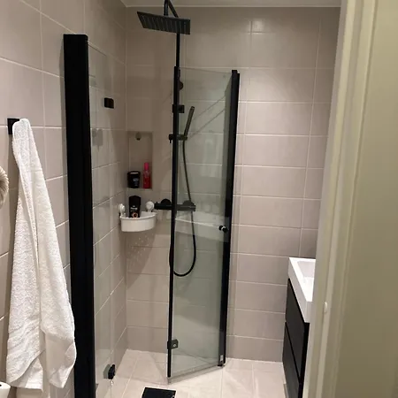 Cozy And Modern In Apartman Oslo